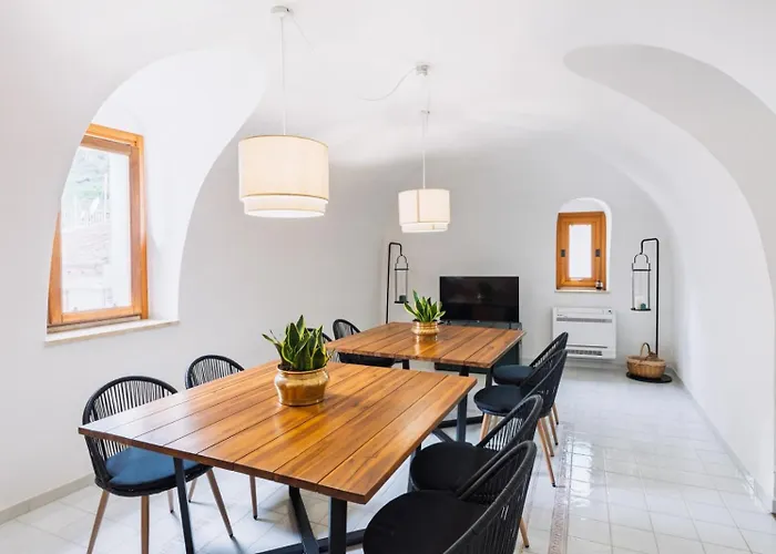 Amalfira Luxury Seaview Rooftop Apartment